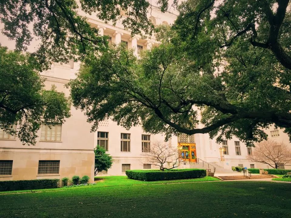 Photograph from the Facebook post “Caddo Parish Courthouse.”