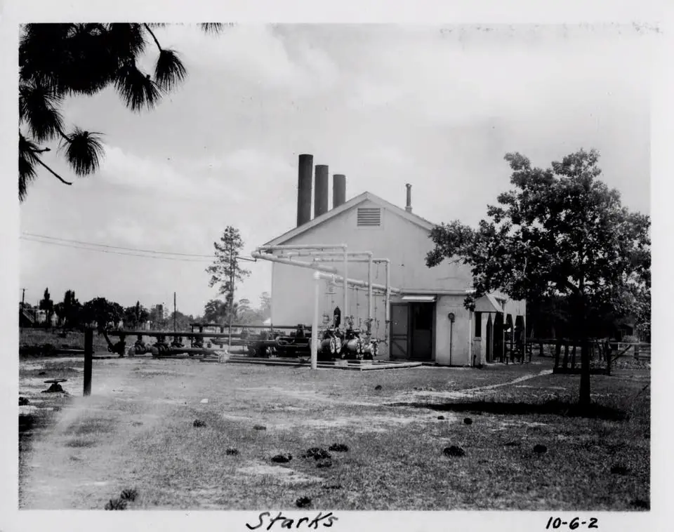 Photograph from the Facebook post “Gulf Pump Station, Starks, Louisiana, on April 27, 1937.”