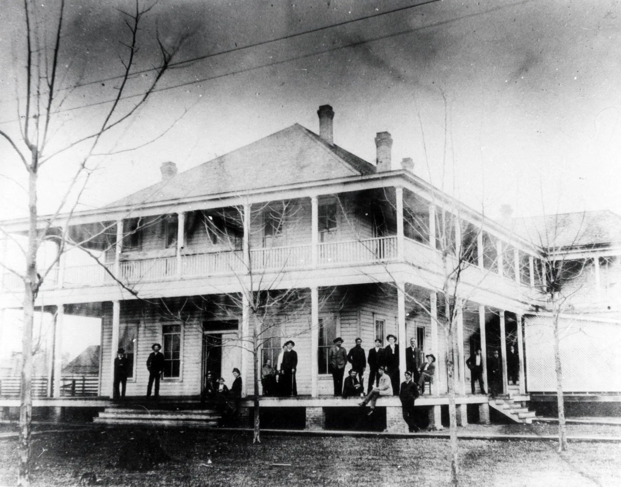 Photograph from the Facebook post “Boarding House, Kirbyville, Texas From the collection of Mr.”