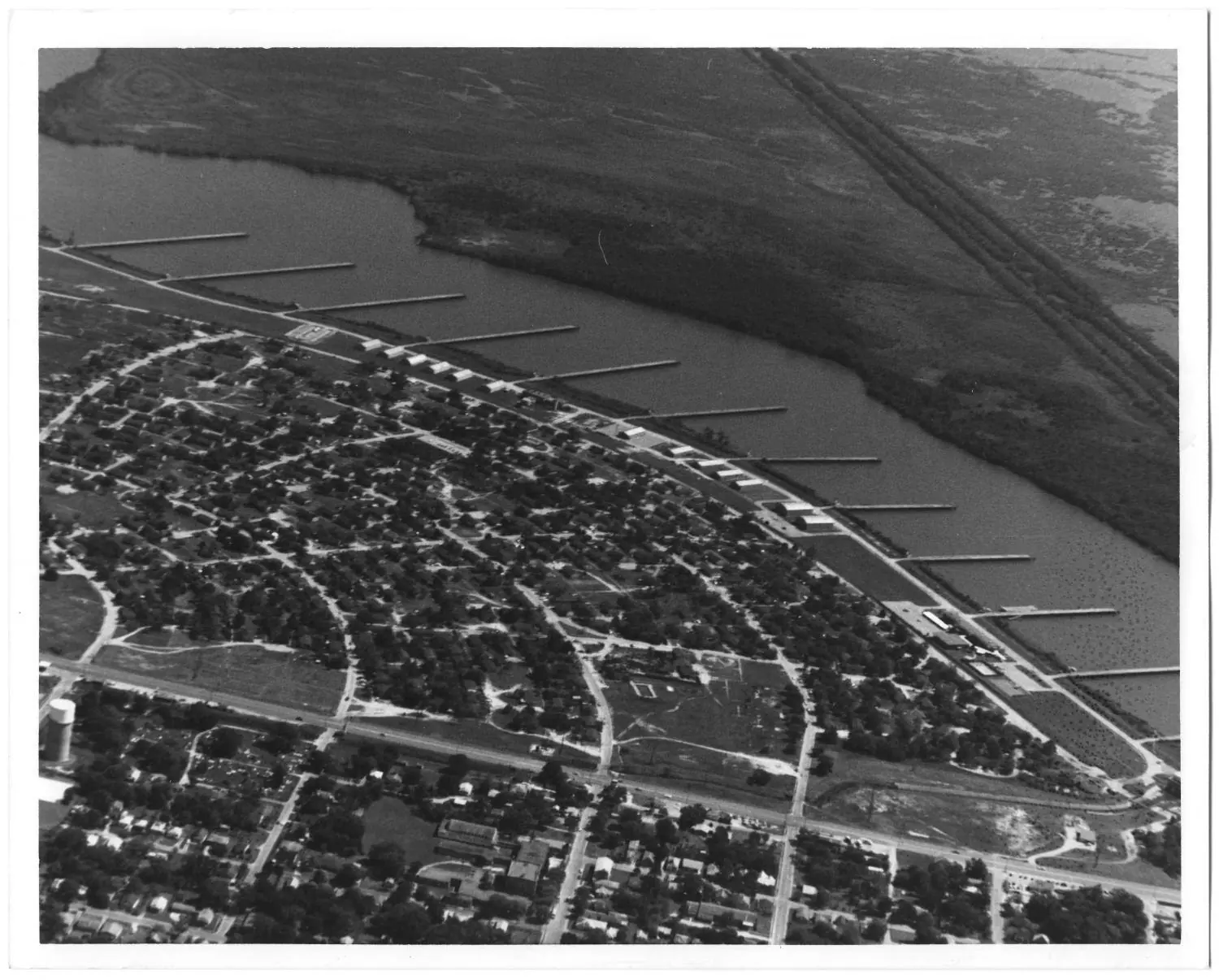 Photograph from the Facebook post “1950- Aerial view of the Riverside area of Orange, Texas where the naval housing was…”