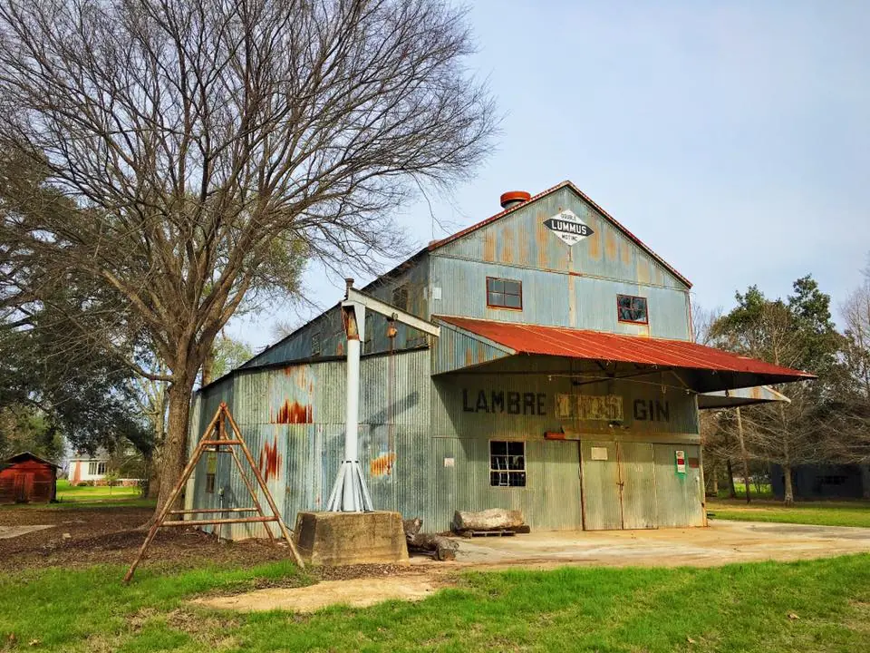 Photograph from the Facebook post “Lambre Cotton Gin in Natchitoches Parish along the Cane River.”