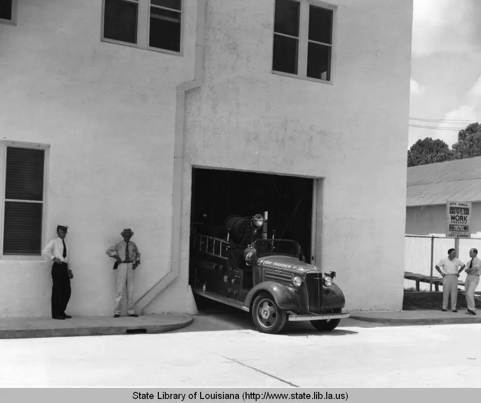 Photograph from the Facebook post “1937.”