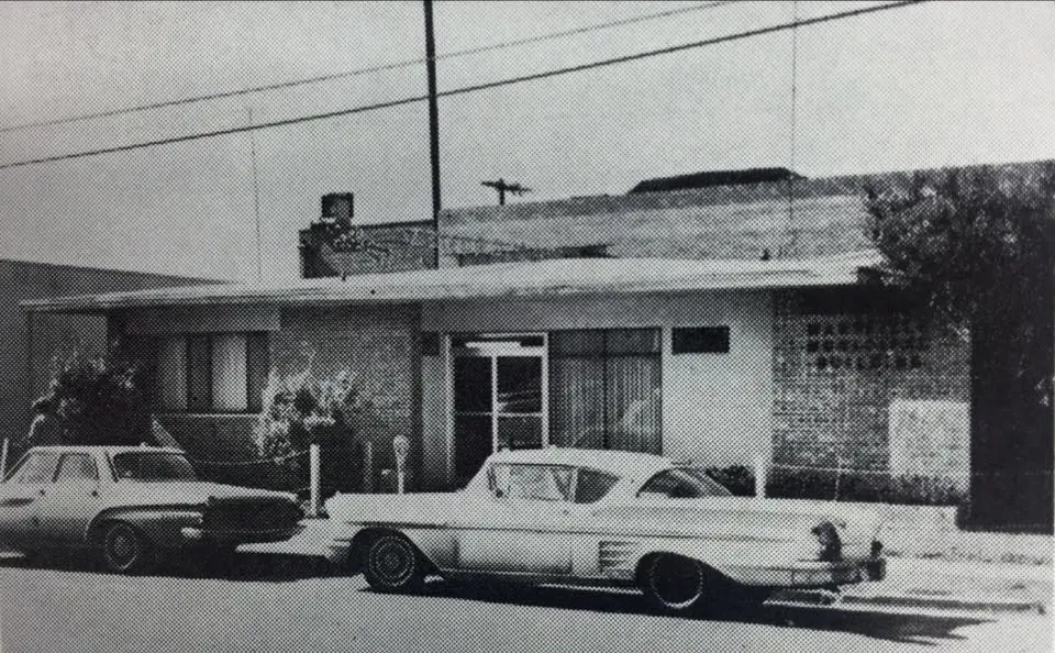 Photograph from the Facebook post “Municipal building in Mansfield, Louisiana.”