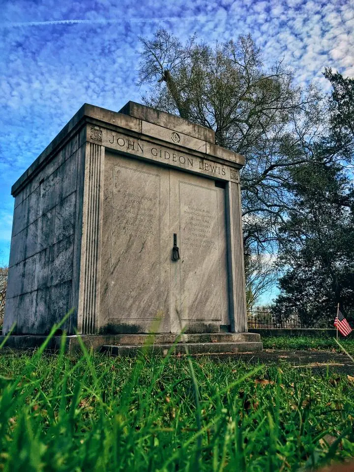 Photograph from the Facebook post “Photos my husband took at the American Cemetery in Natchitoches.”
