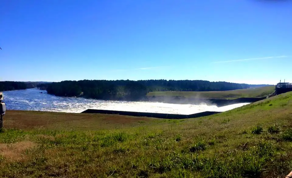 Photograph from the Facebook post “Photo taken by Larry Ford this past Sunday at the Toledo Bend Dam spillway”
