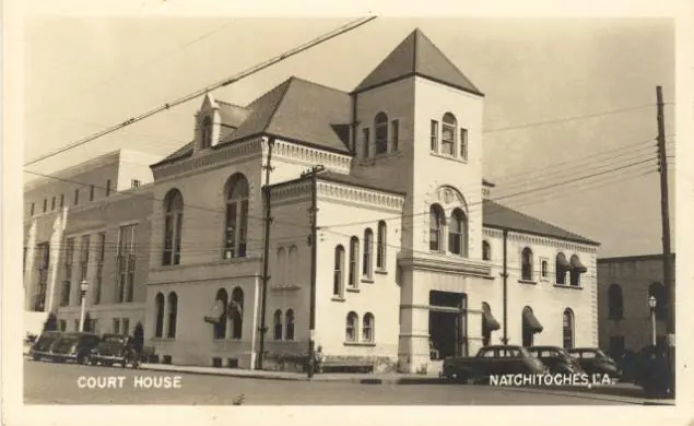Photograph from the Facebook post “Natchitoches Parish Courthouse.”
