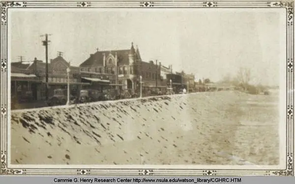 Photograph from the Facebook post “Along Cane River in Natchitoches, Louisiana”