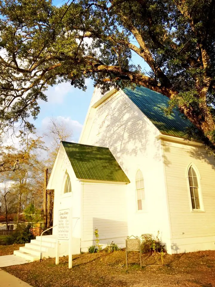 Photograph from the Facebook post “I've never heard of this church...”
