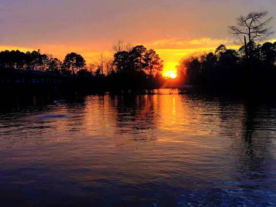 Photograph from the Facebook post “Sunset over Sabine River in Logansport, Louisiana tonight.”