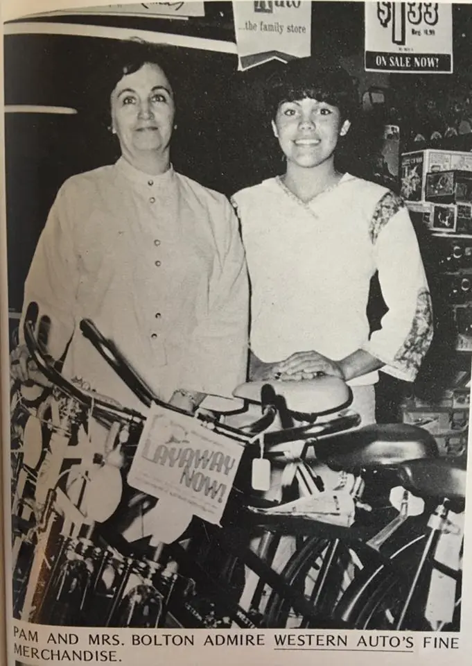 Photograph from the Facebook post “Western Auto in DeRidder in 1978.”