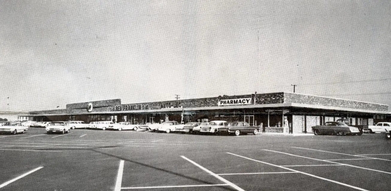 Photograph from the Facebook post “Shopping center in Natchitoches, Louisiana, followed by closeups.”
