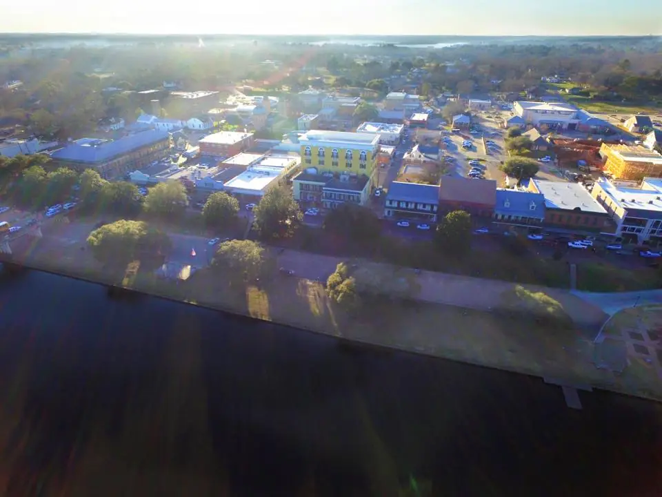Photograph from the Facebook post “Natchitoches, Louisiana bathed in sunlight.”