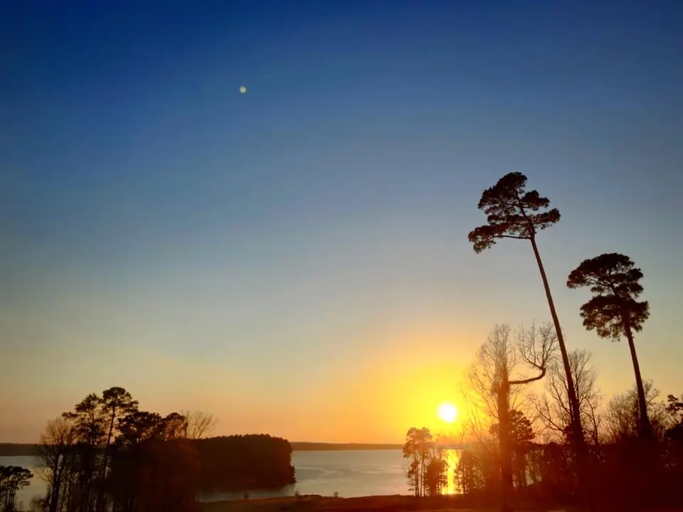 Photograph from the Facebook post “Toledo Bend this evening.”