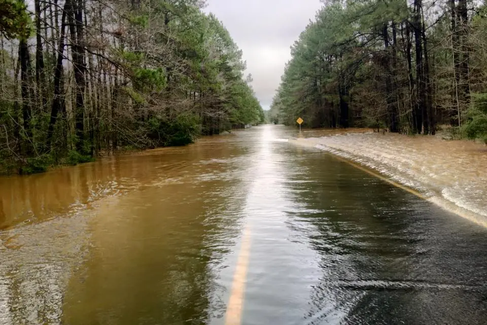 Photograph from the Facebook post “Hwy 392 between Hwy.”