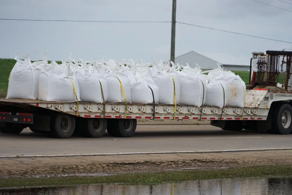 Photograph from the Facebook post “Sandbags on the way up Hwy.”