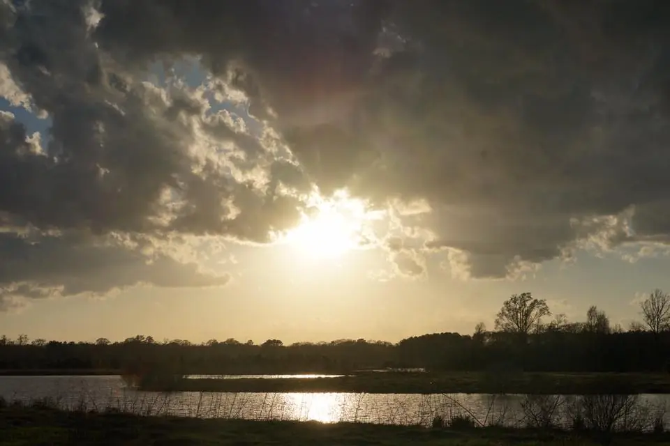 Photograph from the Facebook post “Yesterday's sunset, taken from Sabine Parish, Louisiana.”