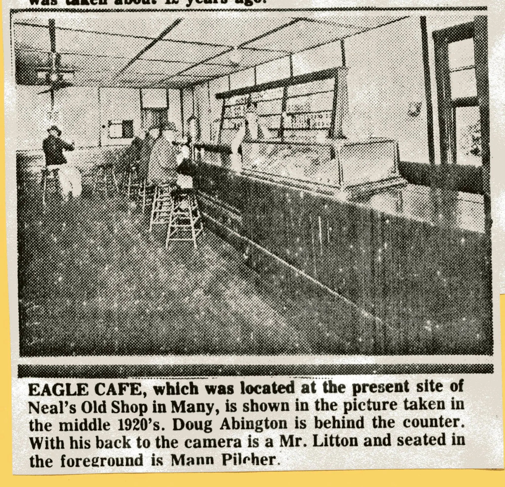 Photograph from the Facebook post “Eagle Cafe, 1920s, Many, Louisiana”