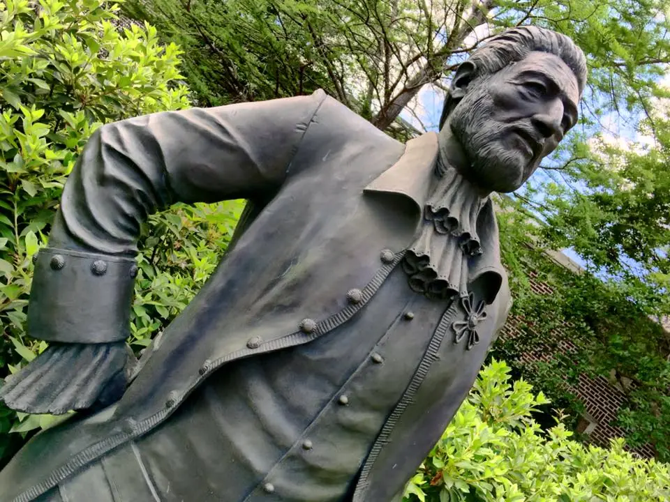 Photograph from the Facebook post “Who can name the man posthumously honored with this statue?”