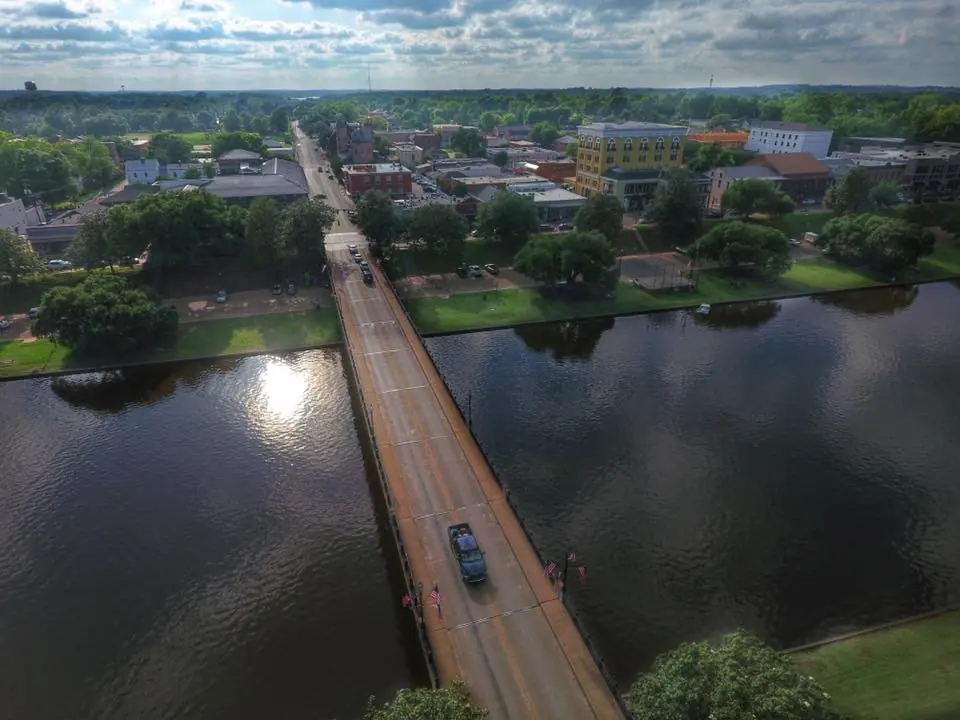 Photograph from the Facebook post “Natchitoches, Louisiana.”