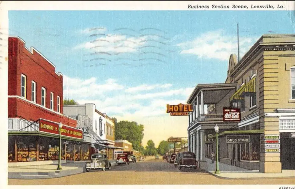 Photograph from the Facebook post “Postcard from Leesville, Louisiana (downtown), dated 1940s.”