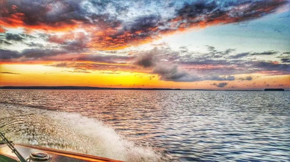 Photograph from the Facebook post “Sunrise on Toledo Bend Lake, shared by Kristen Mayo”
