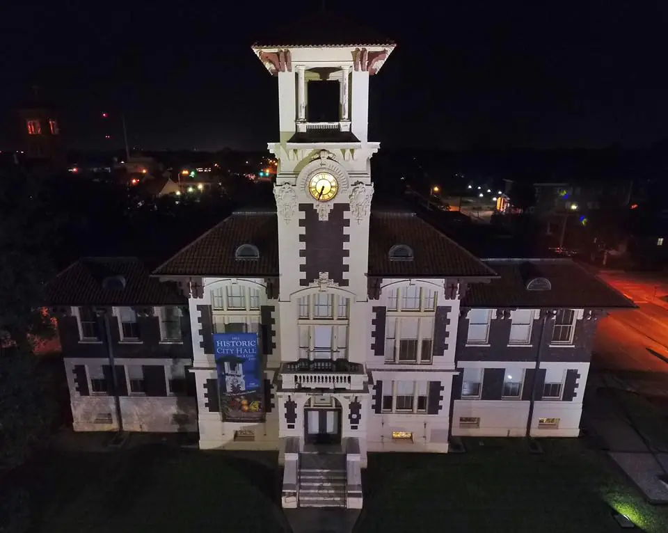 Photograph from the Facebook post “The old City Courthouse in Lake Charles, Louisiana.”