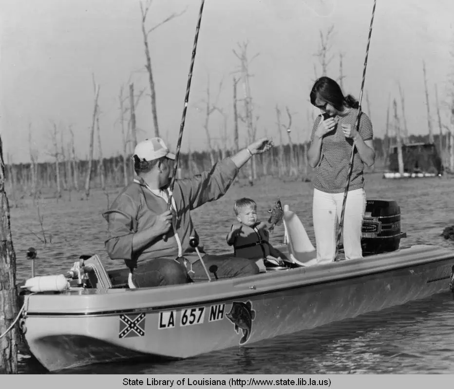 Photograph from the Facebook post “1970s, fishing on Toledo Bend.”
