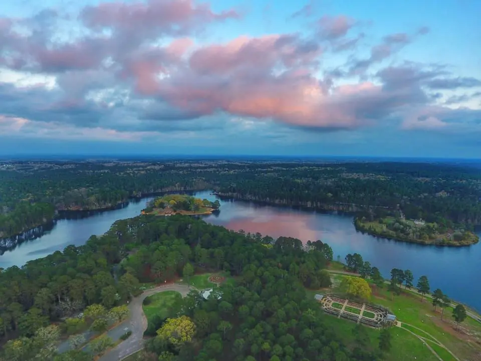 Photograph from the Facebook post “Hodges Gardens State Park”