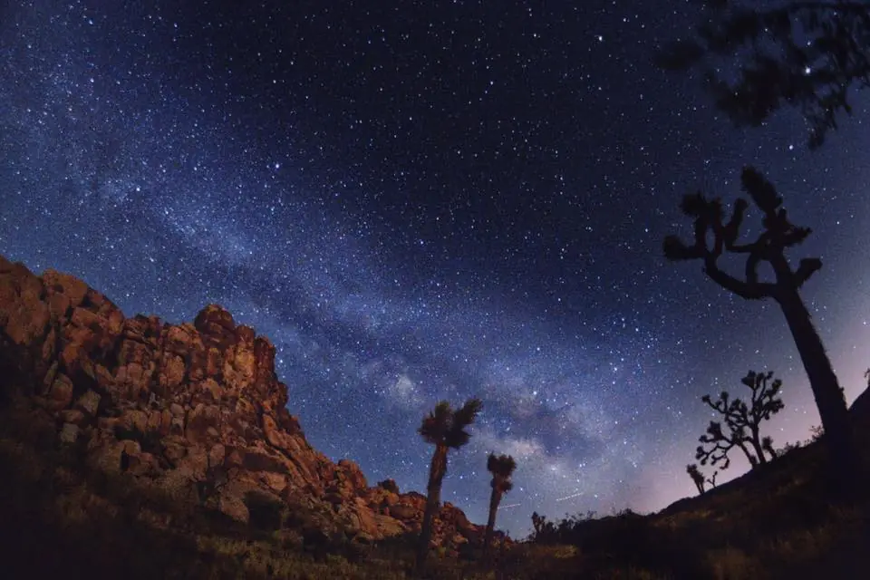Photograph from the Facebook post “Taken last night by my teenage daughter Savanah in the California desert.”