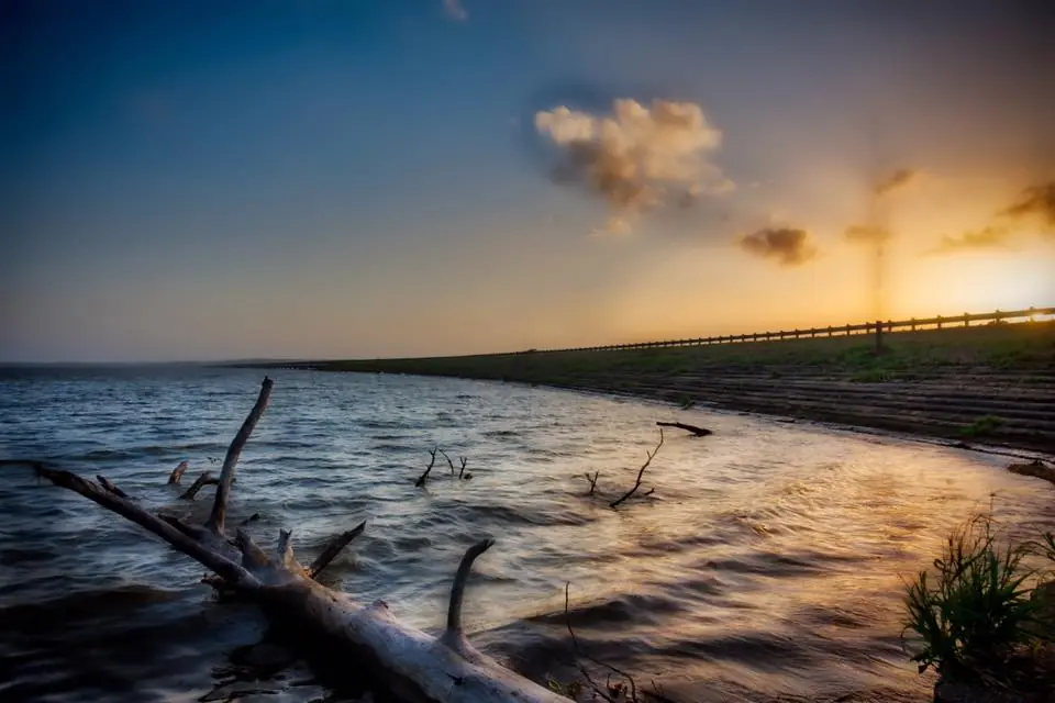 Photograph from the Facebook post “Sunset on Toledo Bend, Many LA”