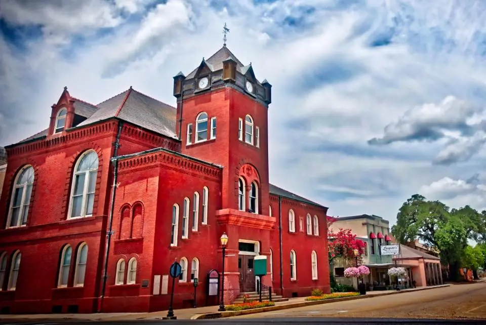 Photograph from the Facebook post “Old Natchitoches Courthouse / Museum.”