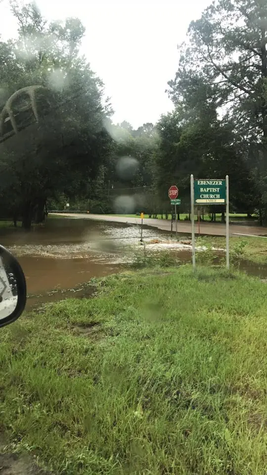 Photograph from the Facebook post “Ebenezer Road in Florien, Louisiana.”