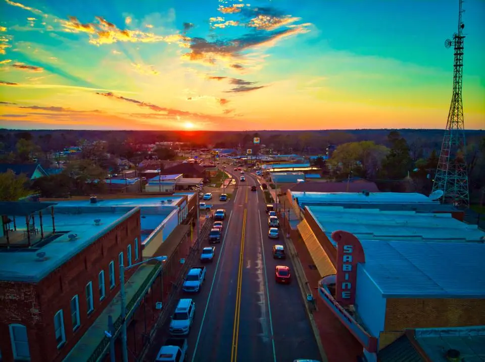 Photograph from the Facebook post “Taken this evening in Many, Louisiana.”