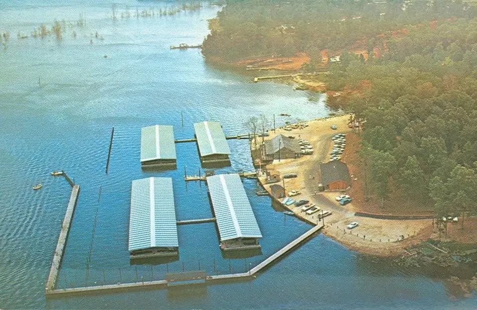 Photograph from the Facebook post “Fin & Feather Lodge / Marina on Texas side of Toledo Bend Lake (Sabine County).”