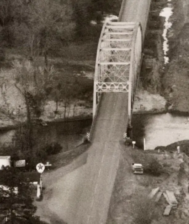 Photograph from the Facebook post “A photo I posted a few years ago of the old Pendleton-Gaines Bridge crossing the Sabine…”