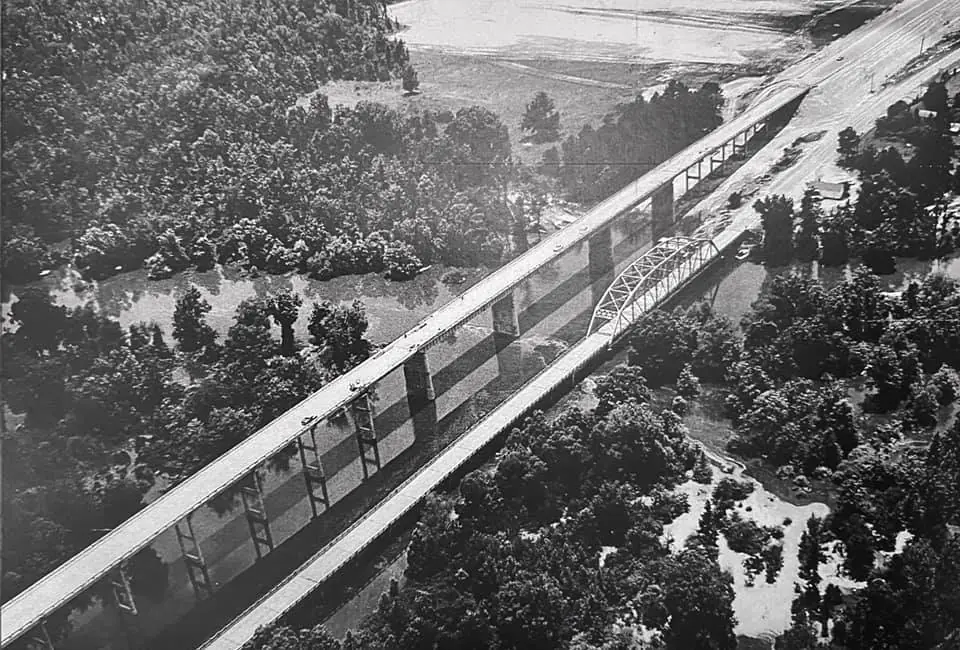 Photograph from the Facebook post “1960s.”