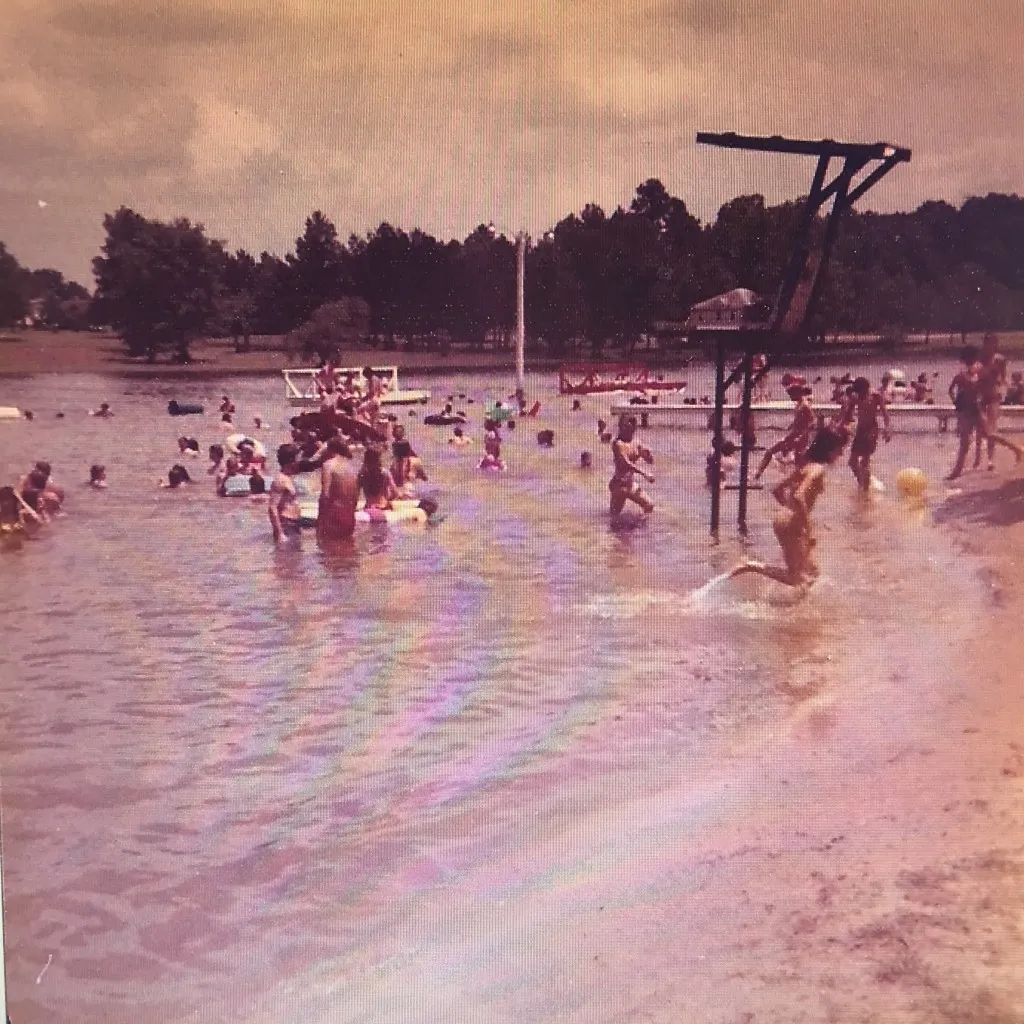 Photo from www.crystallaketexas.com