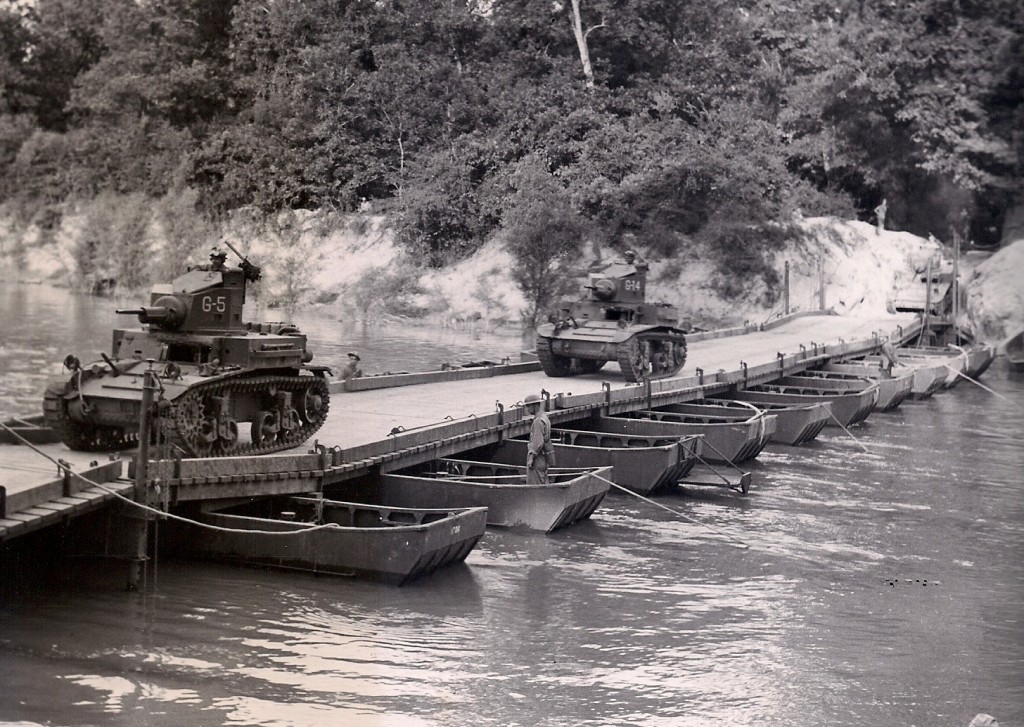 2nd Armored Division tanks crossing the Sabine River west of Converse, La. on a pontoon bridge. (Robertson Collection)