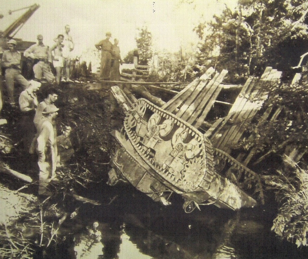 Bridge on Lockwood Creek near Many, La. collapsed as tanks were crossing it. No crewmen were injured in this accident. (Robertson Collection)